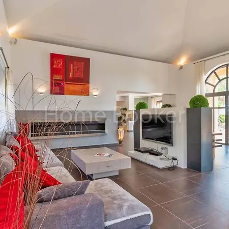 Anastasia Villa Sainte-Maxime